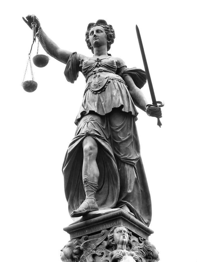 Statue-of-Lady-Justice-Legal-XM